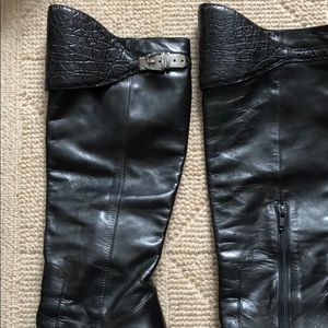 Gucci boots with crocodile leather and buckle